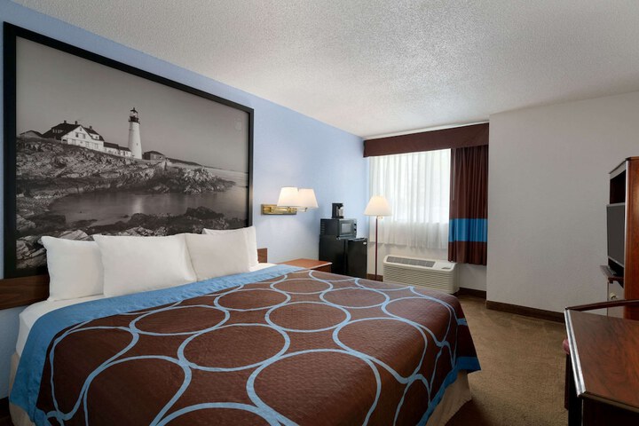 1 King Bed (4 of 14)
