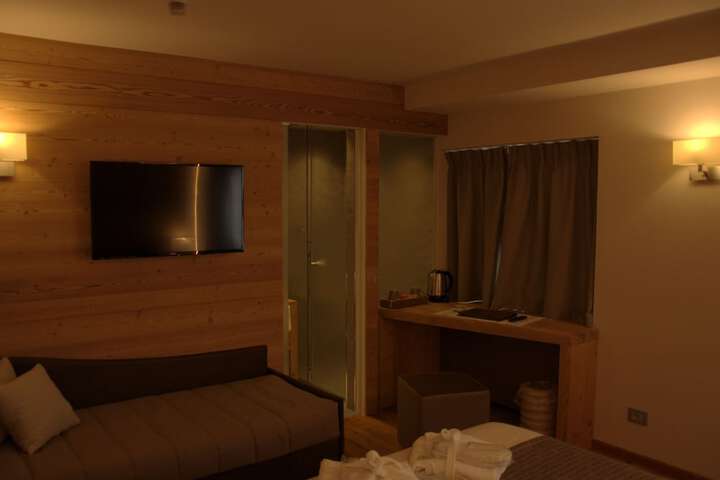 Room 15 of 61