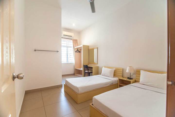 Room 15 of 30