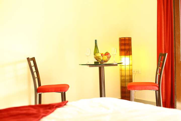 Room 13 of 26