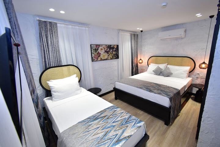 Room 4 of 35