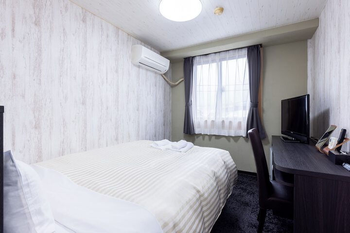 Room 8 of 43