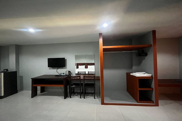 Room 4 of 53