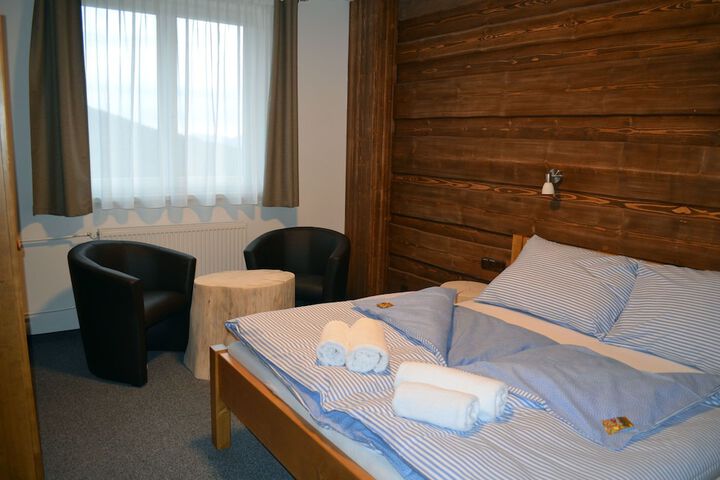 Room 5 of 25