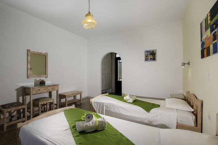 Room 4 of 23