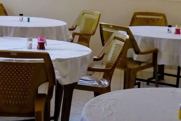 Dining 16 of 22
