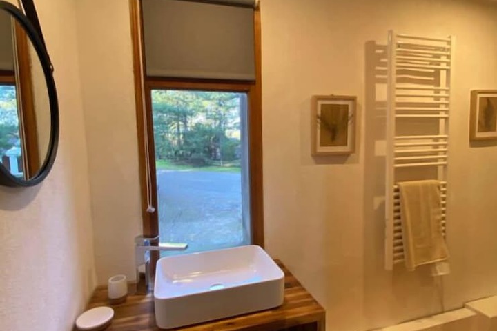 Room 52 of 59