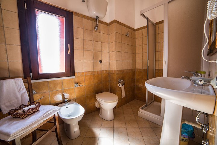 Room 8 of 24