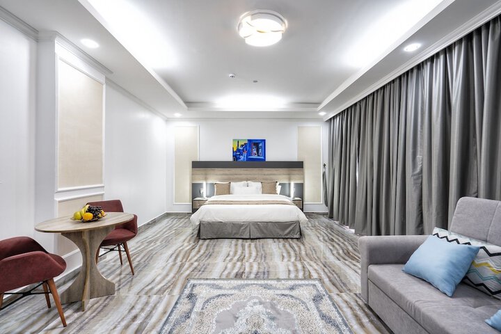 Room 10 of 34