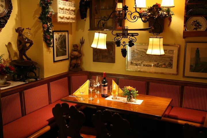 Dining 41 of 49