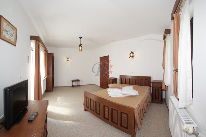 Room 15 of 52