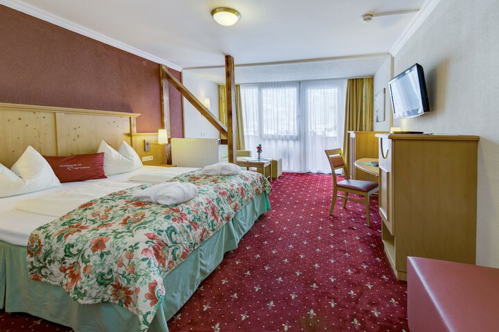 Room 12 of 82