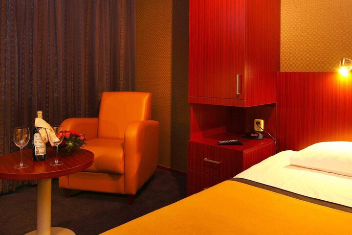 Room 5 of 47