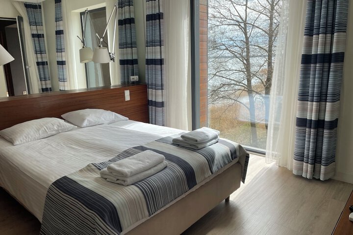 Room 20 of 136