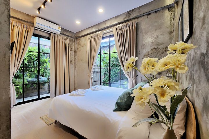 Room 3 of 34