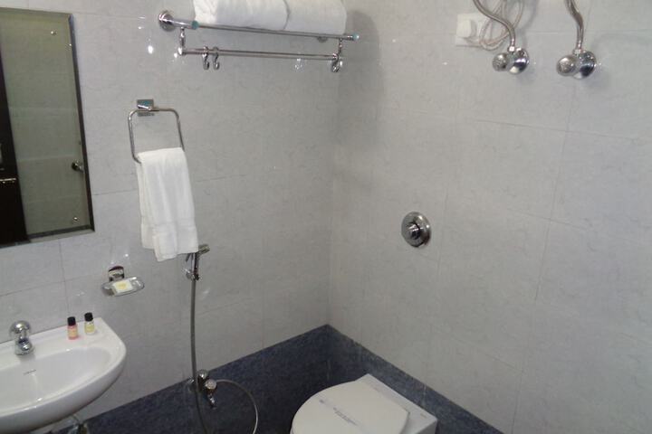 Room 16 of 49