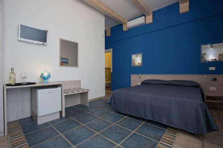 Room 10 of 49