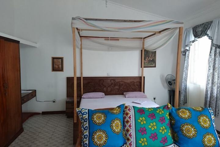 Room 5 of 30