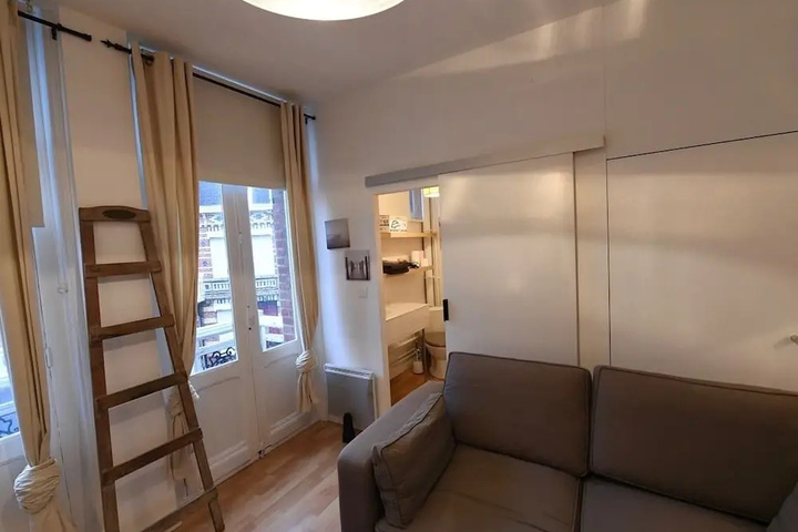 Room 2 of 15