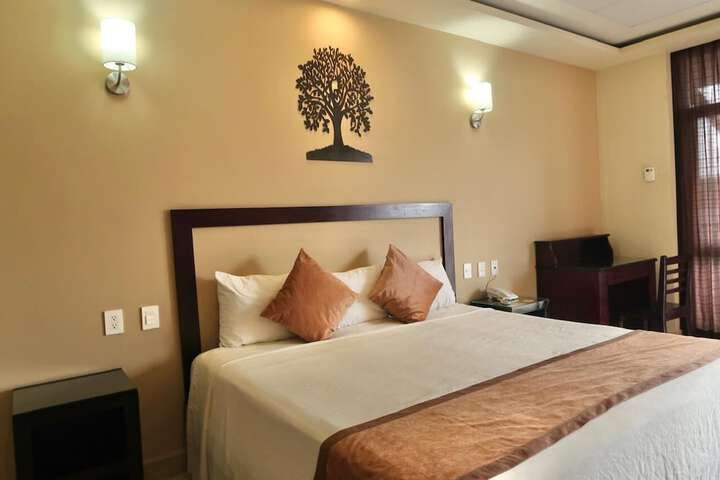 Room 19 of 80