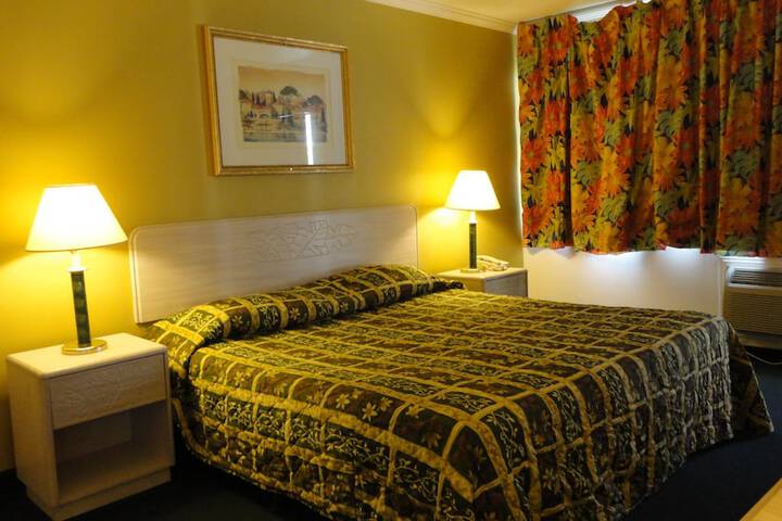 Room 8 of 26