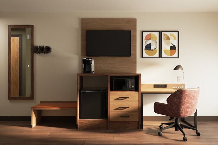 Room 7 of 18