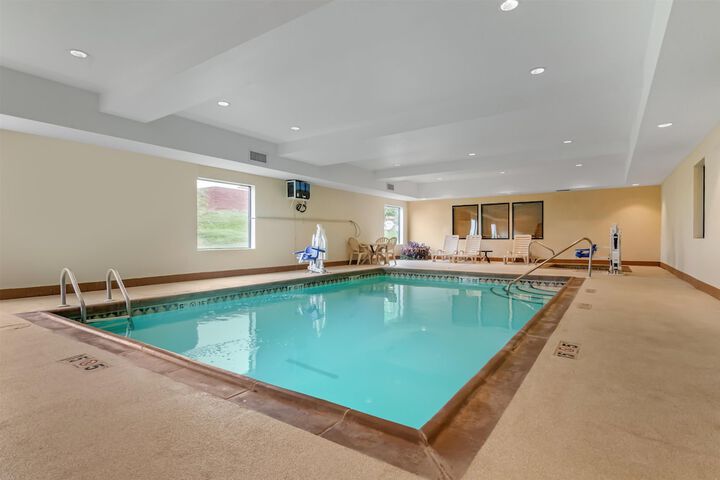 Hotel Pool