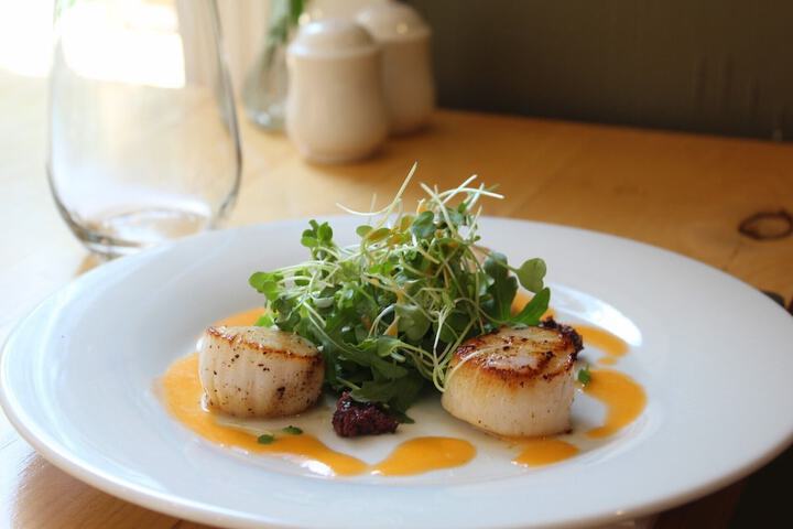 Dining 53 of 92