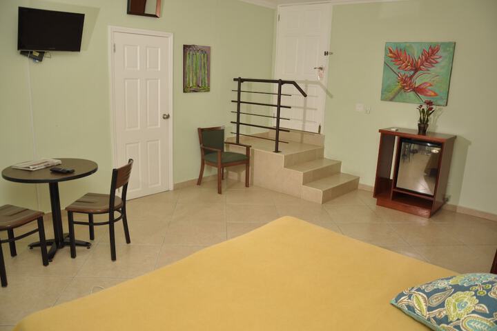 Room 14 of 36