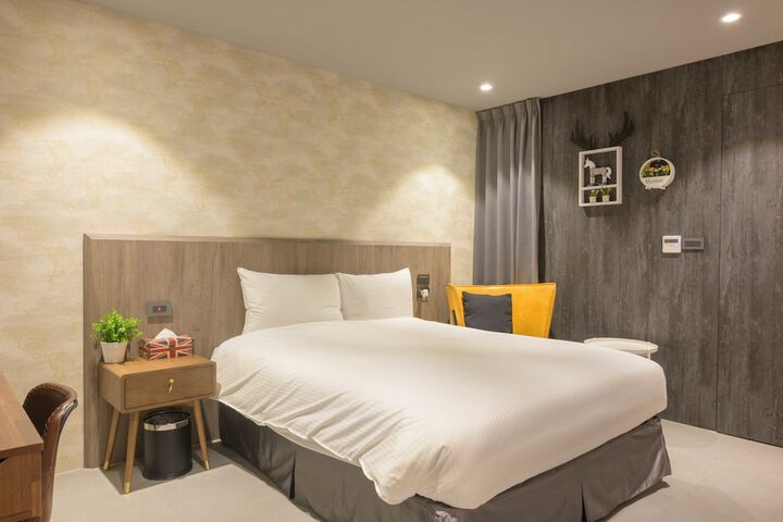 Room 27 of 119