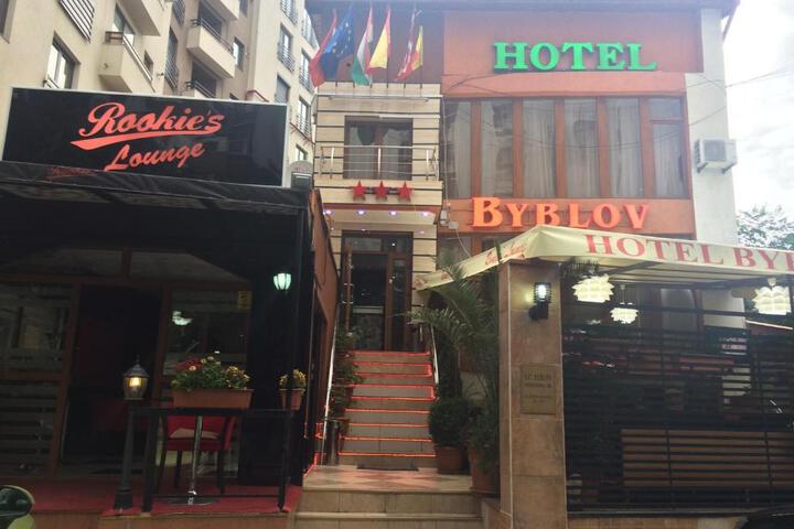 HOTEL BYBLOV