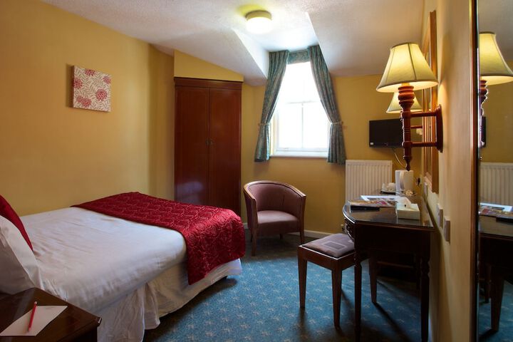 Room 9 of 22