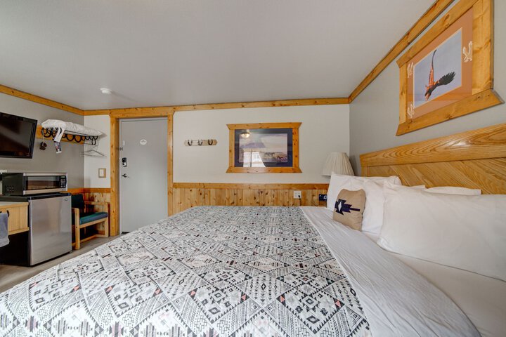 Room 6 of 26