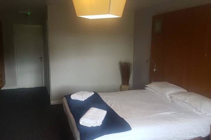 Room 4 of 23