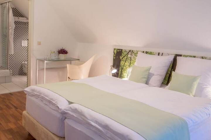 Room 3 of 26