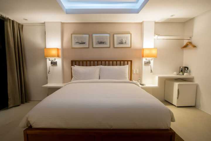 Room 12 of 49