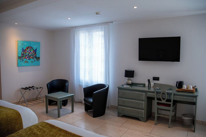 Room 8 of 44