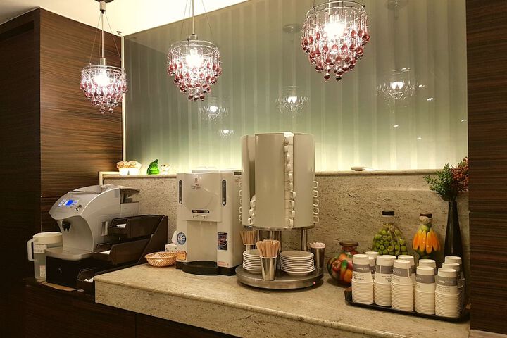 Breakfast/Coffee Service 24 of 39