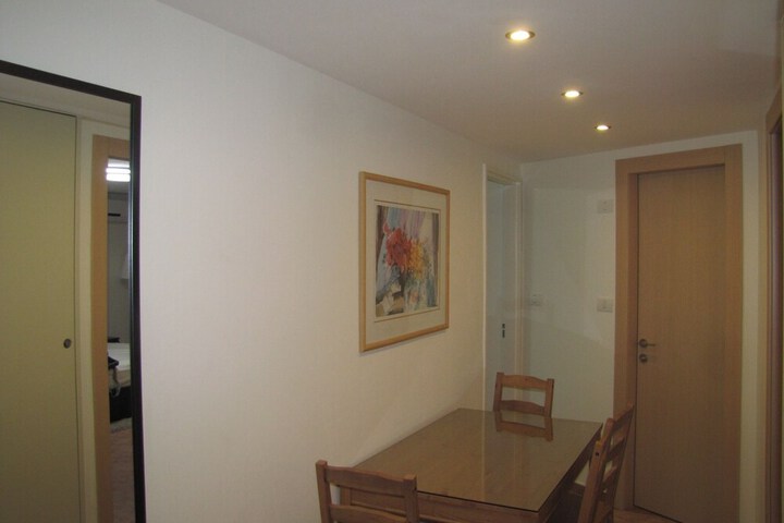 Room 17 of 33