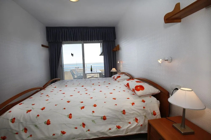 Room 4 of 15