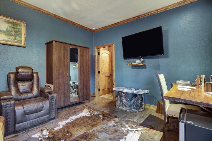 Room 16 of 82