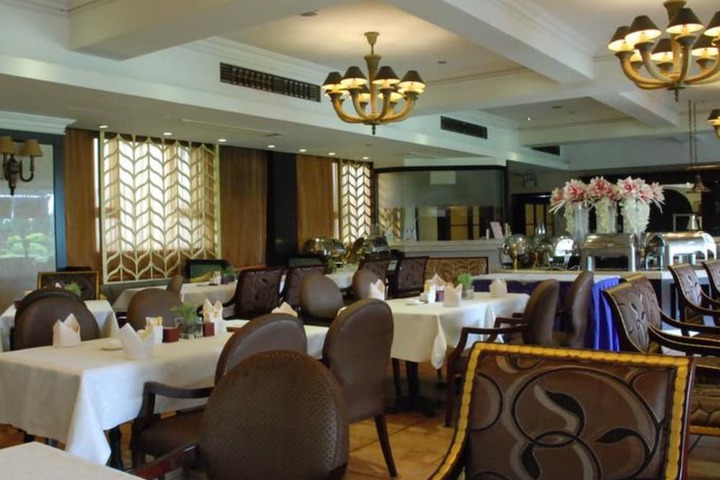 Dining Photos