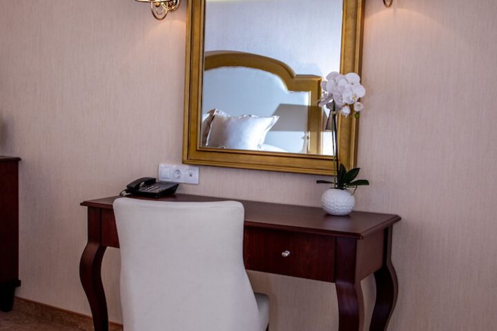 Room 45 of 147