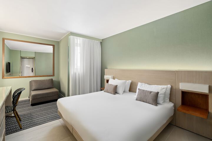 Room 42 of 81
