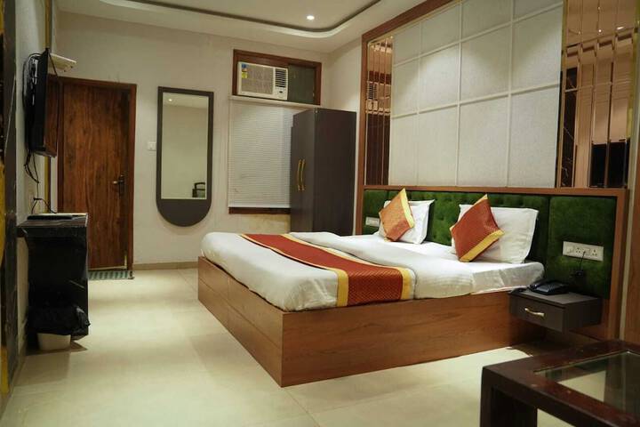 Room 34 of 50
