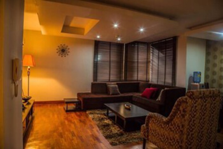 Room 5 of 12
