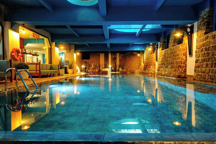 Pools & Facilities