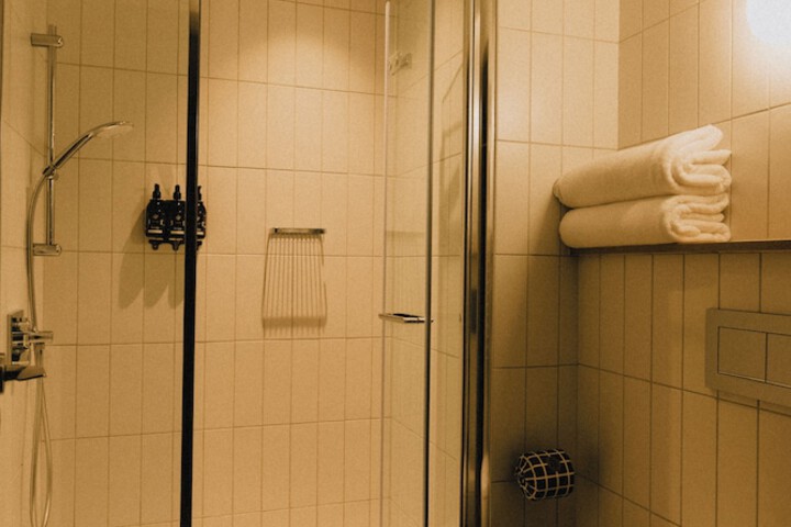 Room 33 of 43