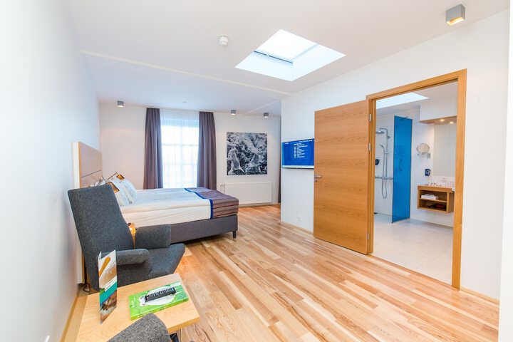 Room 15 of 54