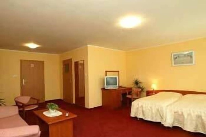 Room 6 of 26